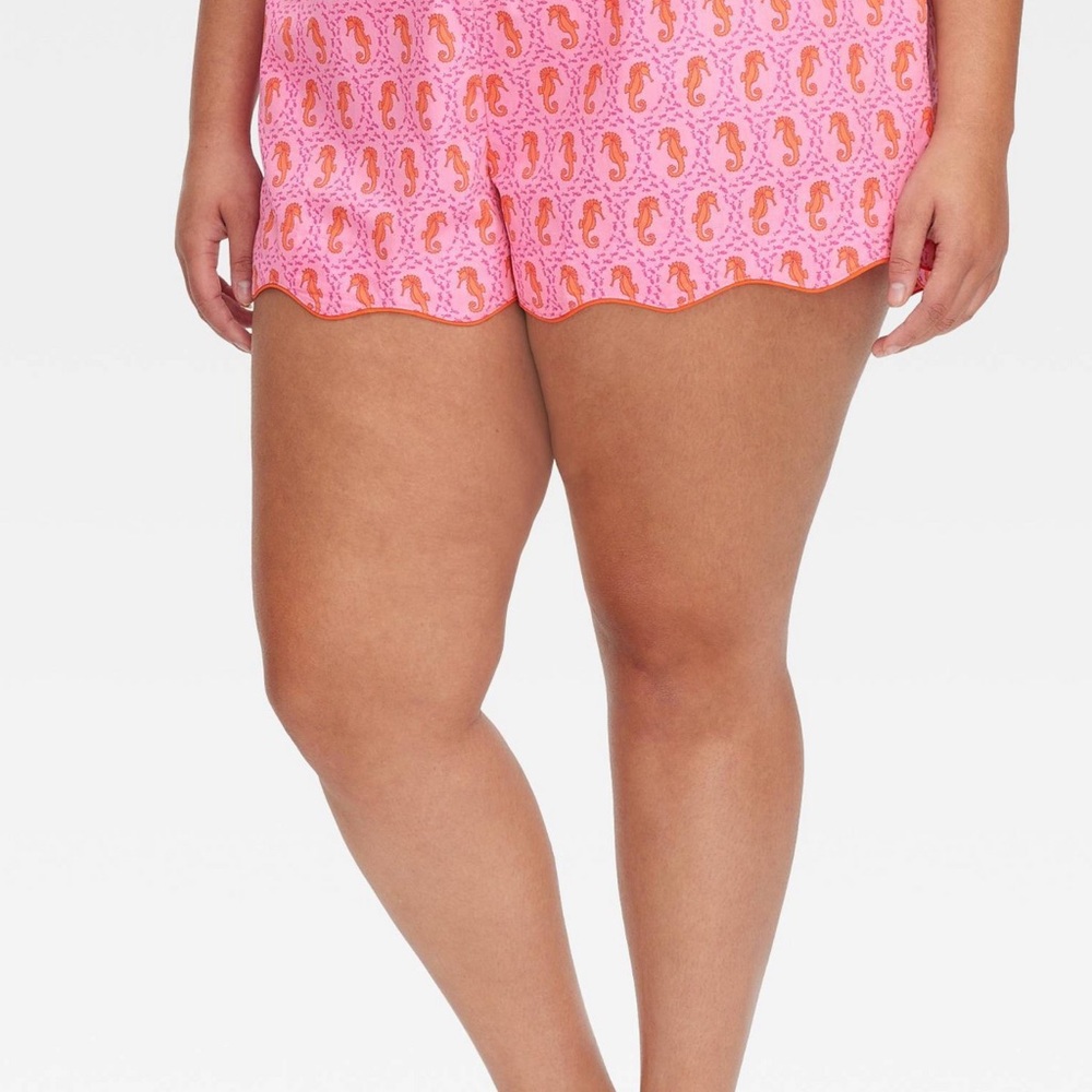 Roller Rabbit Pink Seahorse Print Scallop Hem Shorts